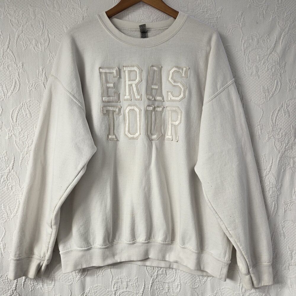 Taylor Swift Eras Tour Embroidered Sweatshirt Women XL White Patchwork Band Tee